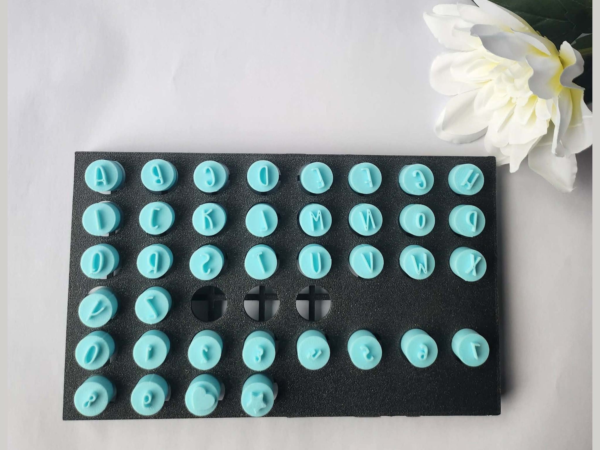 Nightjump Regular - Keramik Alfabet