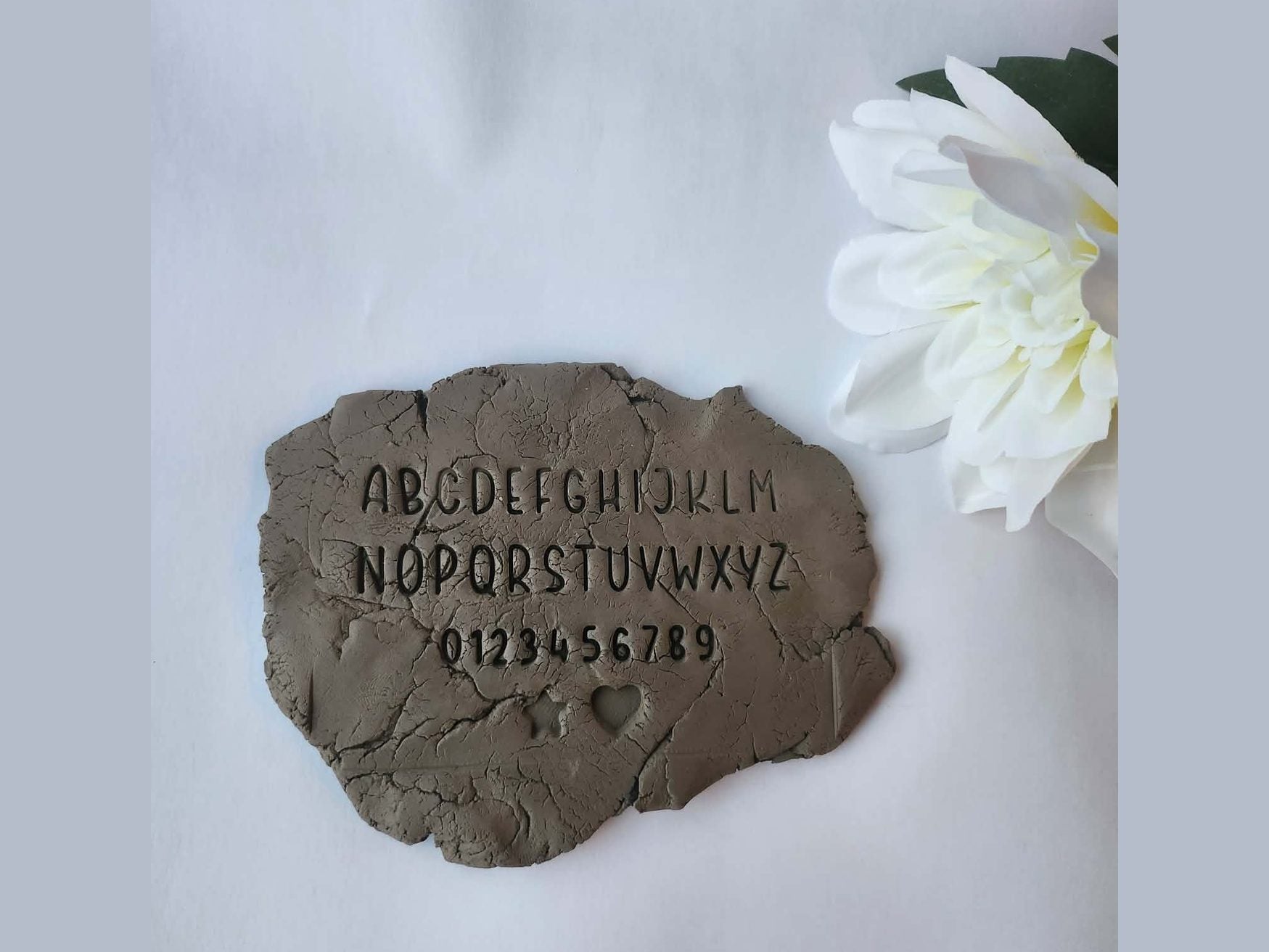 Nightjump Regular - Keramik Alfabet